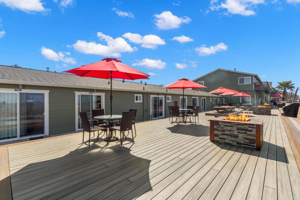 Beachcomber Motel - View 4