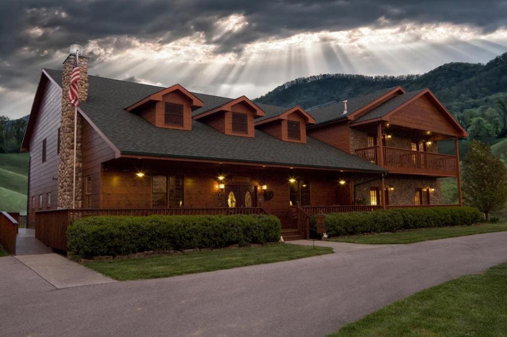 Berry Springs Lodge - Main view