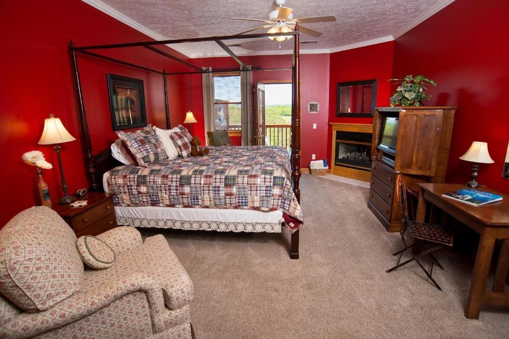 Berry Springs Lodge - View 2