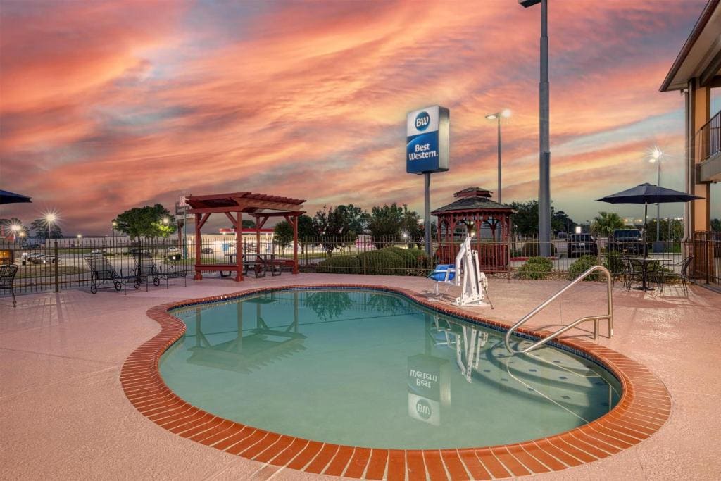 Best Western Lake Conroe Inn - View 3