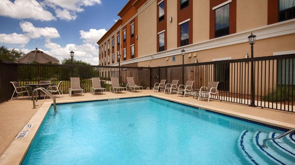 Best Western Plus Elmendorf Hotel San Antonio Hotel - View 3