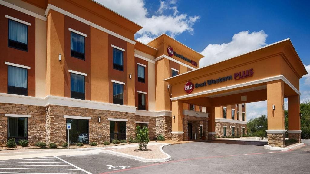 Best Western Plus Elmendorf Hotel San Antonio Hotel - Main view
