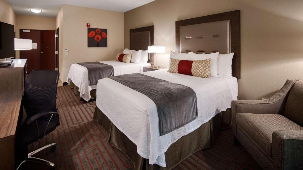 Best Western Plus Stevens County Inn - View 2
