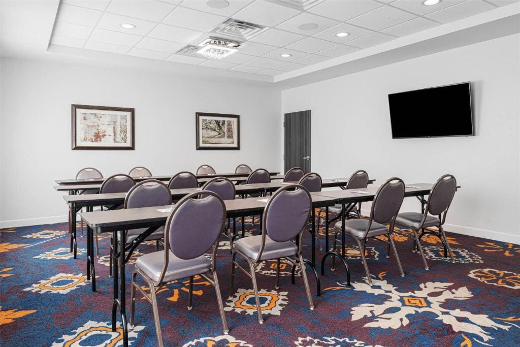 Best Western Plus New Richmond Inn & Suites - View 6