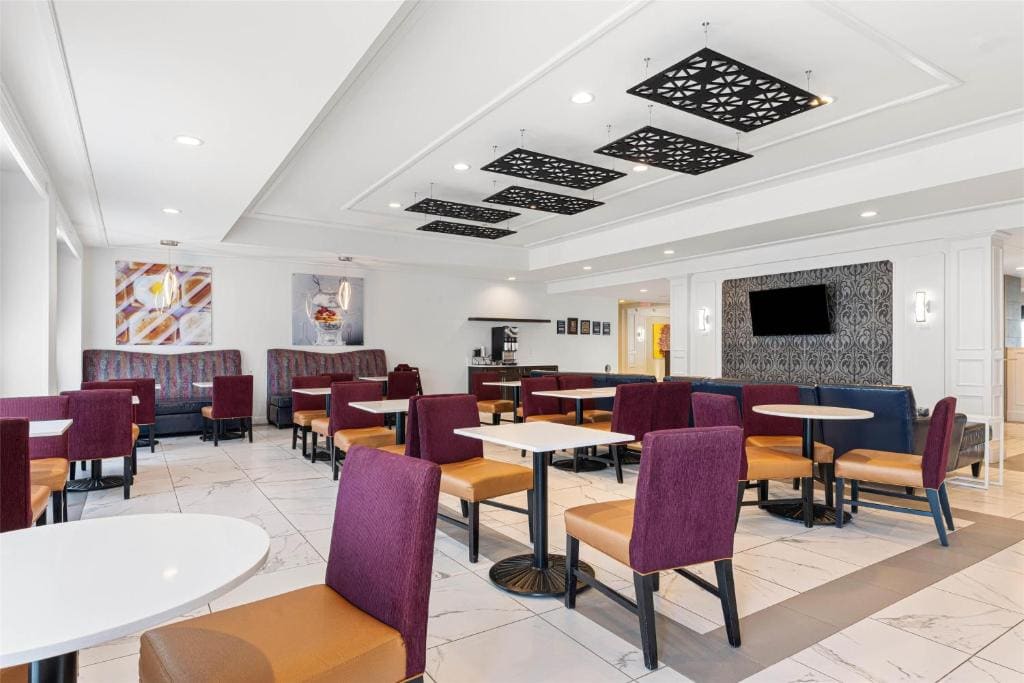Best Western Plus New Richmond Inn & Suites - View 3