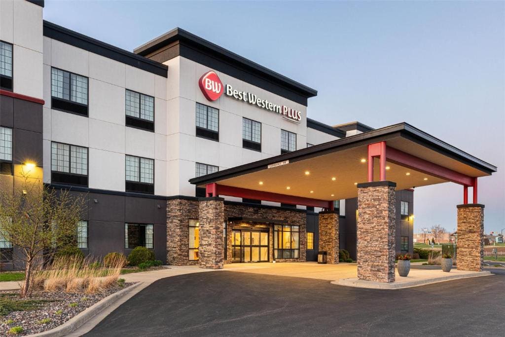 Best Western Plus New Richmond Inn & Suites - Main view