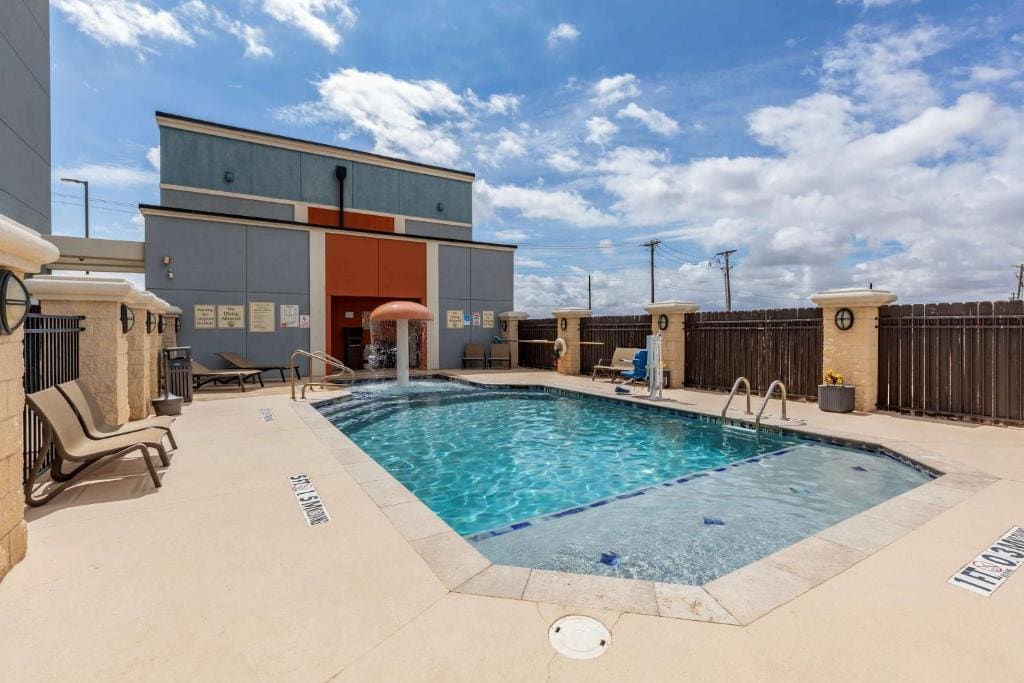 Best Western Plus North Odessa Inn & Suites - View 3