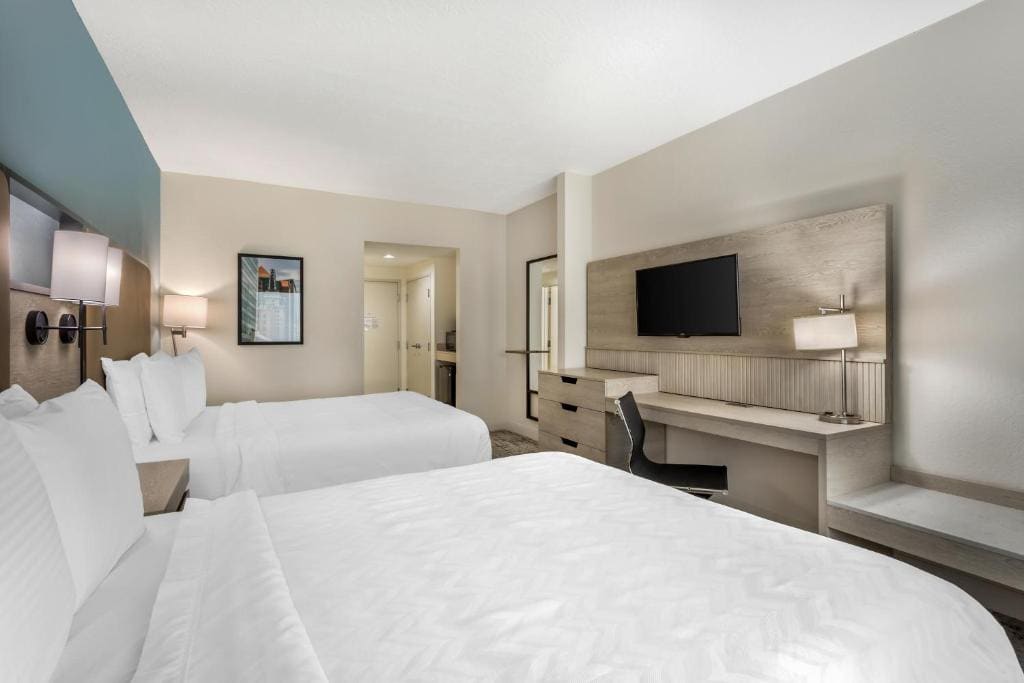 Best Western Plus Airport Inn & Suites - View 6