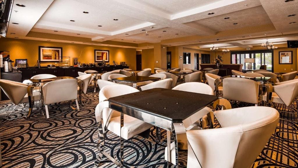 Best Western Plus Airport Inn & Suites - View 3