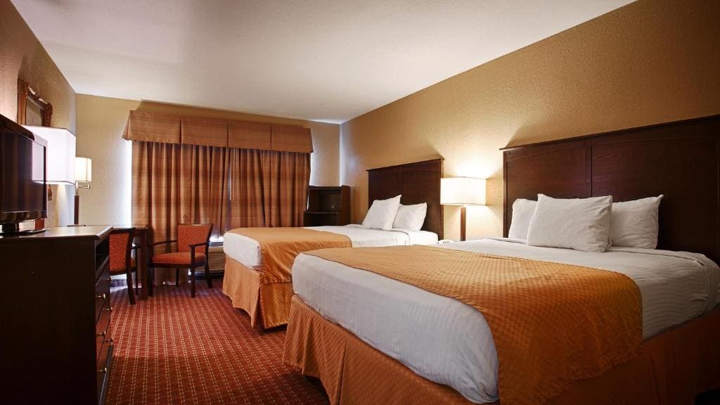 Quality Inn & Suites Carthage near Precious Moments Chapel - View 2