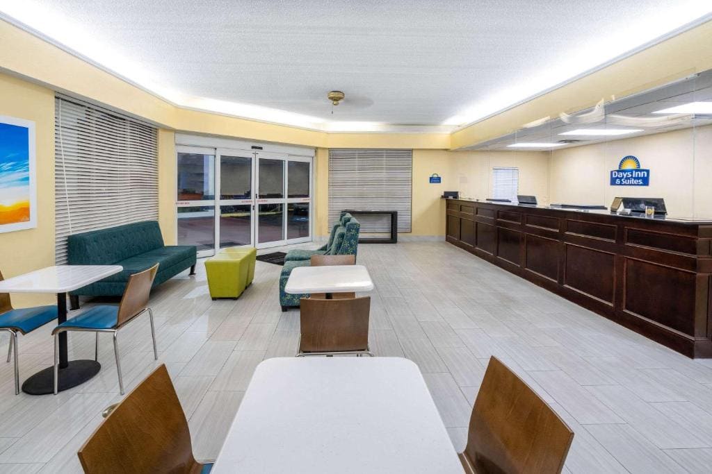 Days Inn by Wyndham Panama City - View 3