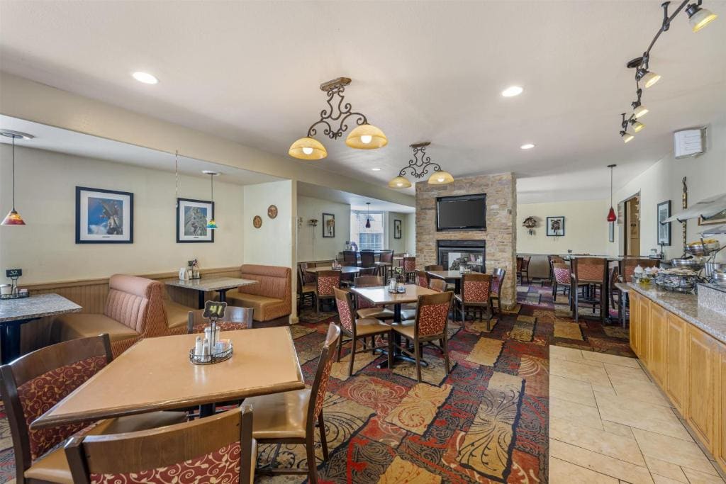 Best Western Swiss Clock Inn - View 4