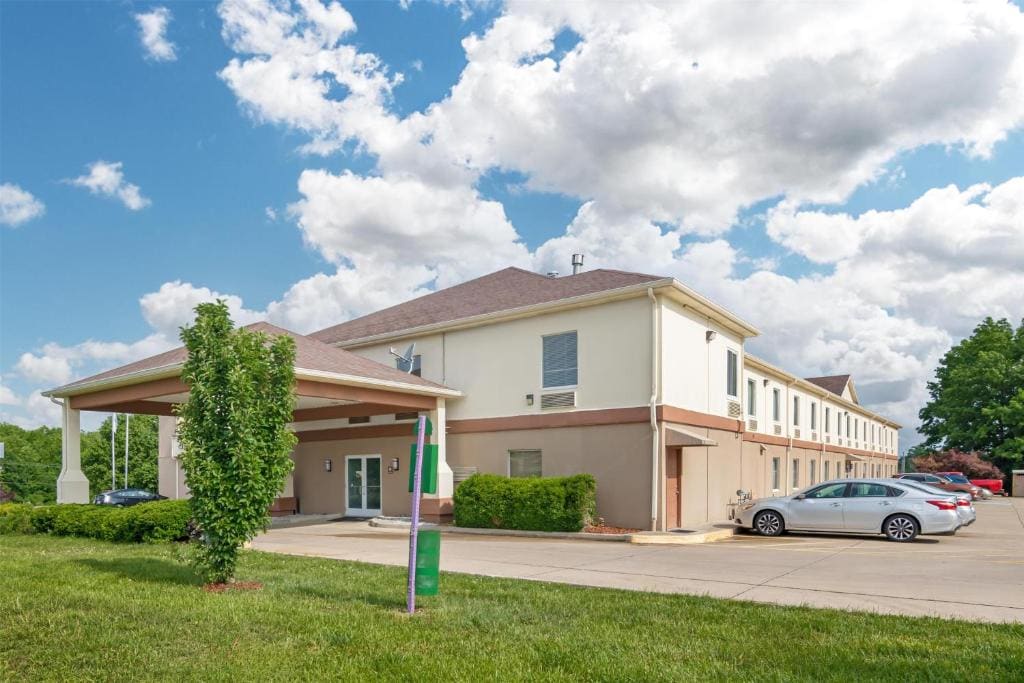 Best Western Teal Lake Inn - View 5