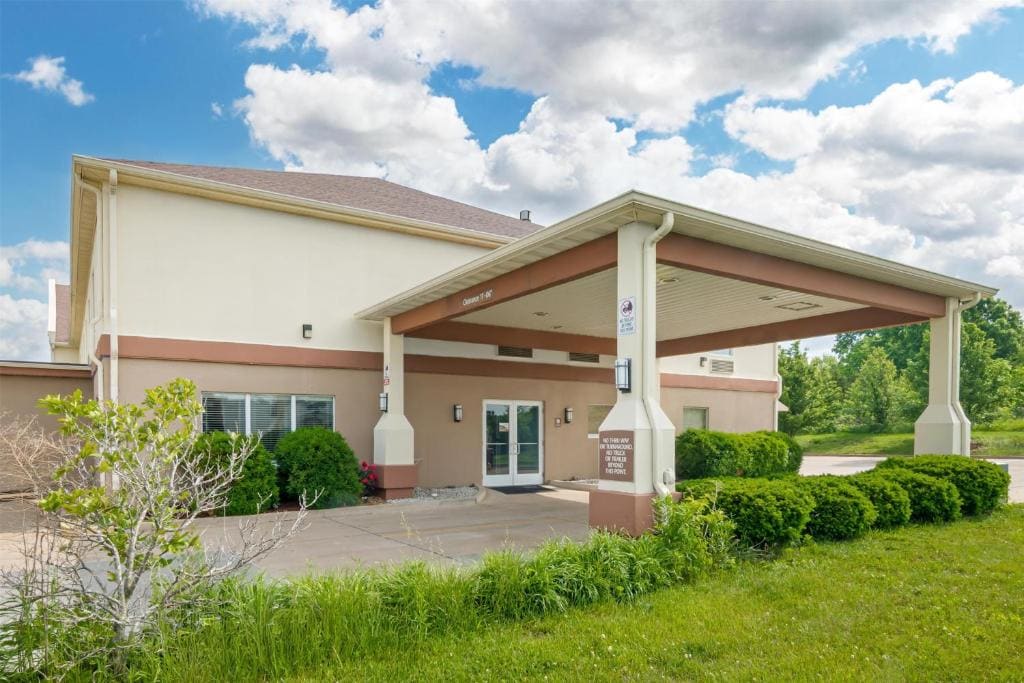 Best Western Teal Lake Inn - View 4