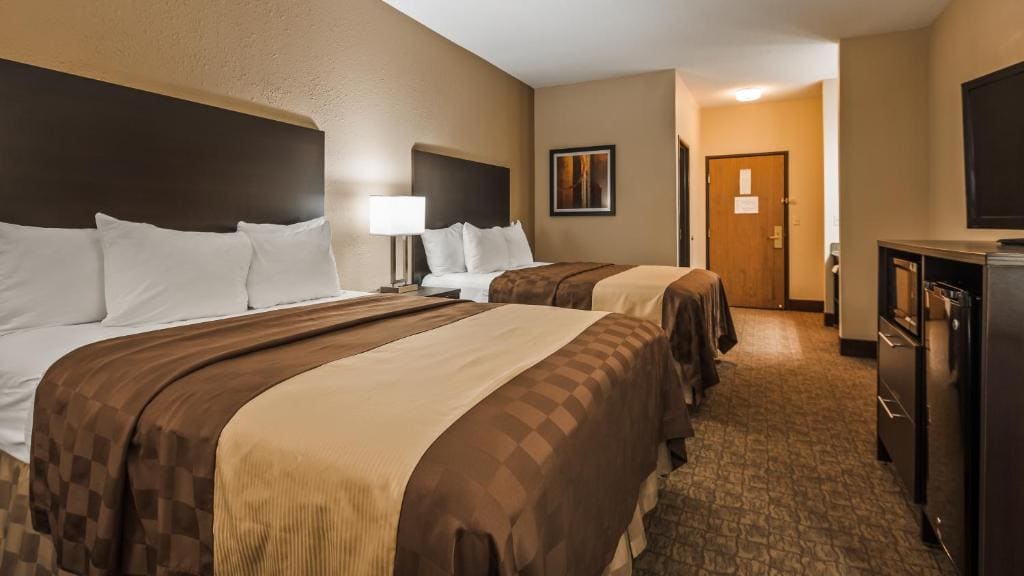Best Western Teal Lake Inn - View 6