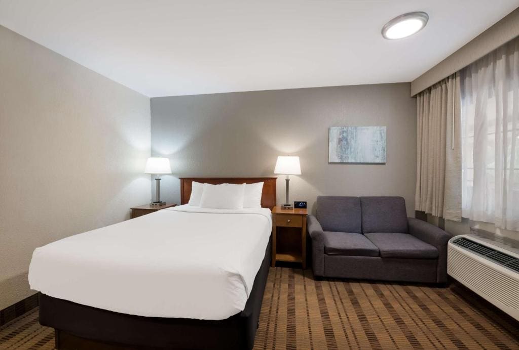 SureStay Plus by Best Western Woodbury Inn - View 6