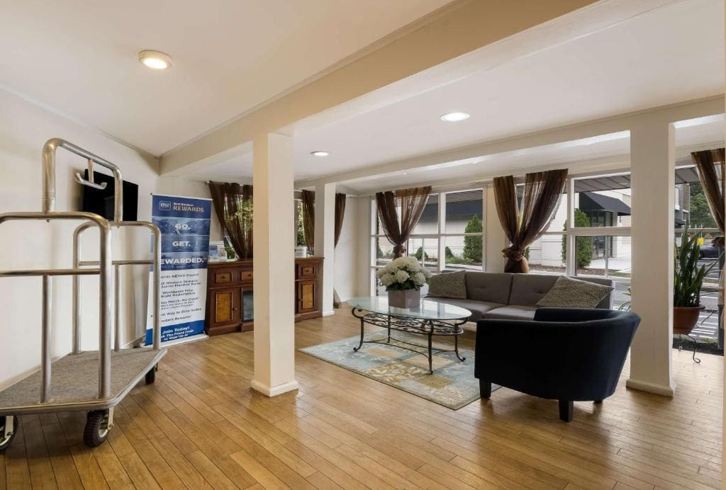 SureStay Plus by Best Western Woodbury Inn - View 4