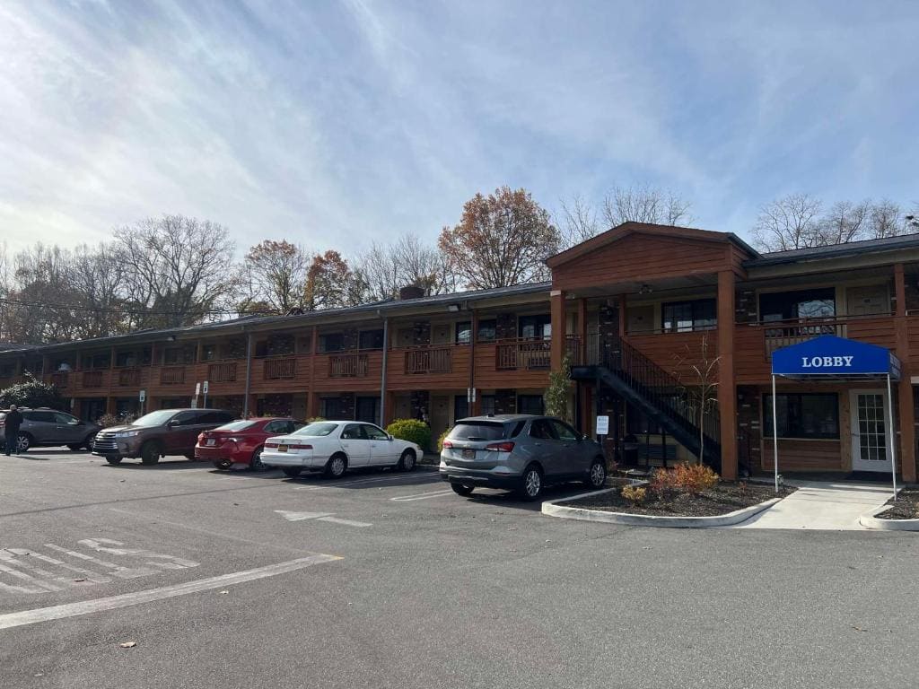 SureStay Plus by Best Western Woodbury Inn - Main view