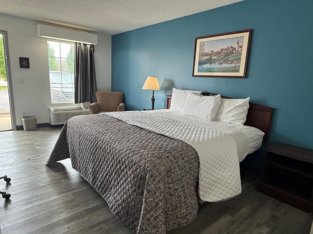 Brentwood Inn & Suites - View 7