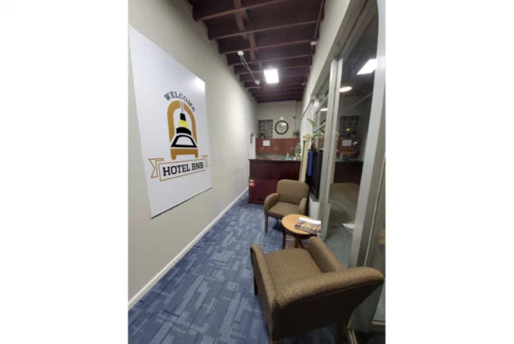 Budget-Friendly Stay and Free Coffee Downtown - View 4