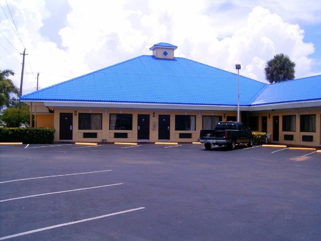 Budget Inn of Okeechobee - Main view