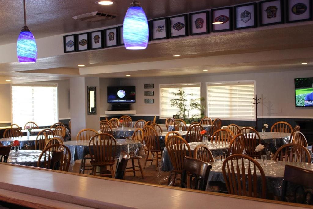 O'Cairns Inn and Suites - View 4