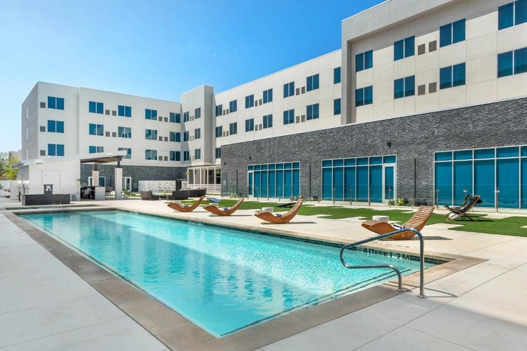 Cambria Hotel Waco University Riverfront - View 4