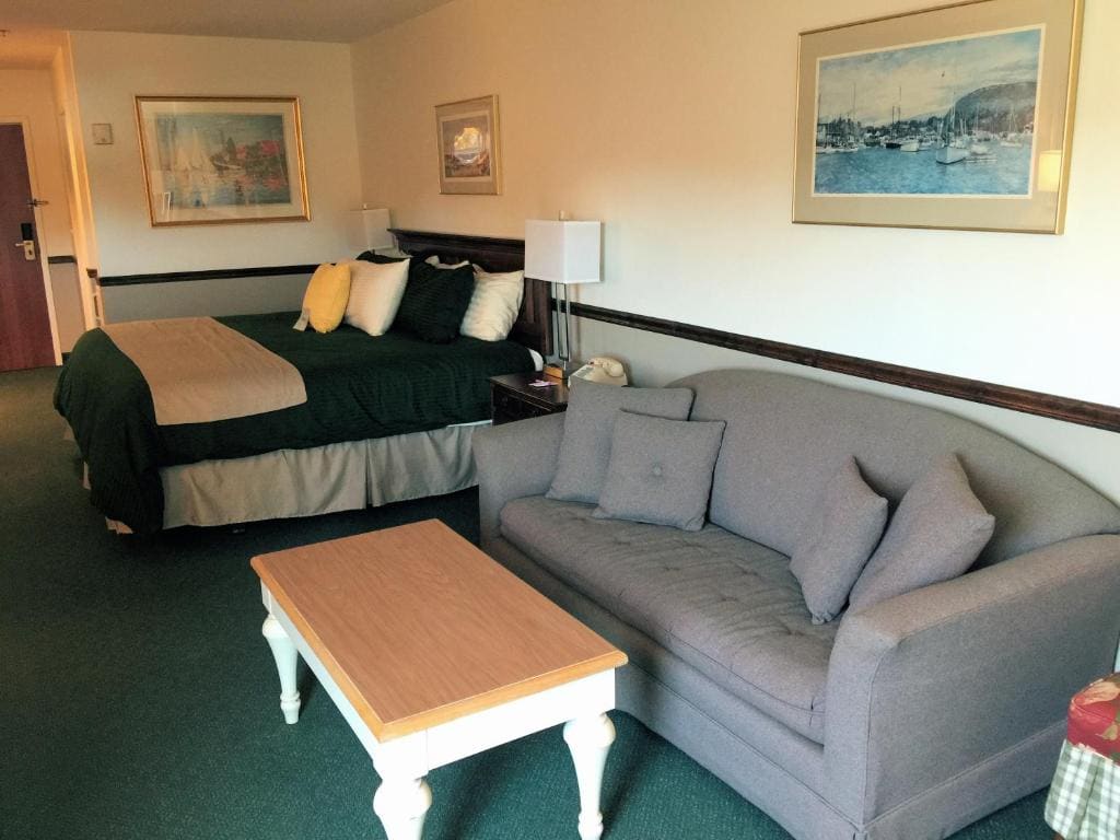 Camden Riverhouse Hotel and Inn - View 7