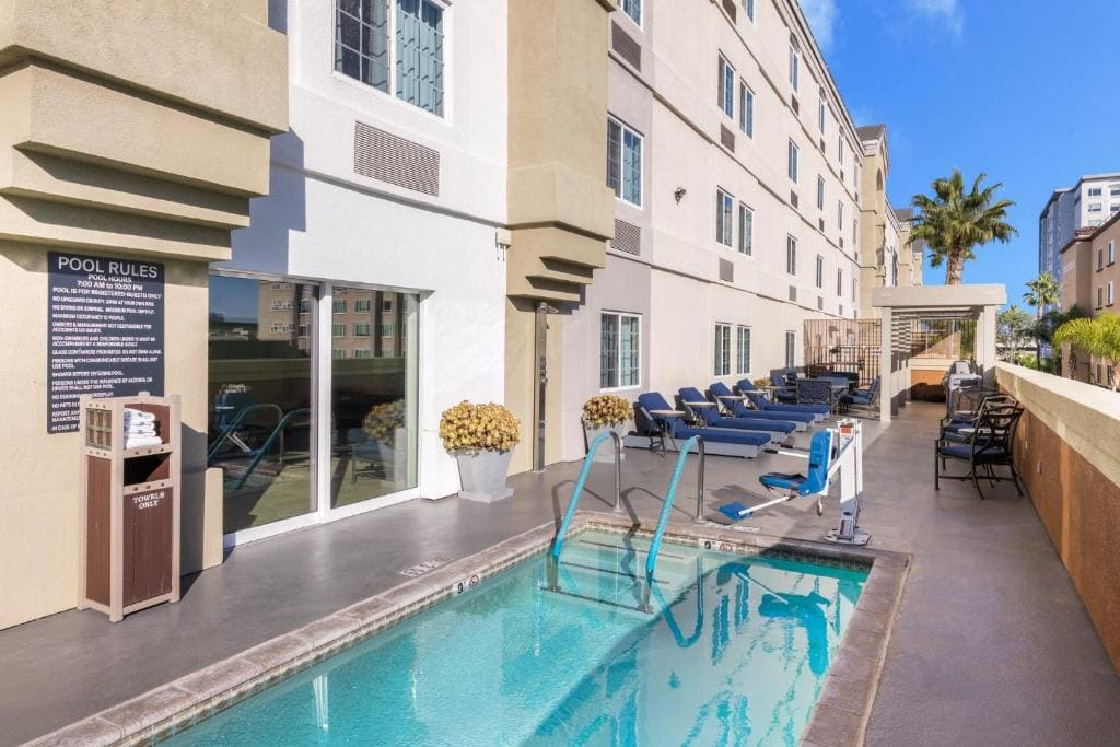 Candlewood Suites Anaheim - Resort Area by IHG - View 3
