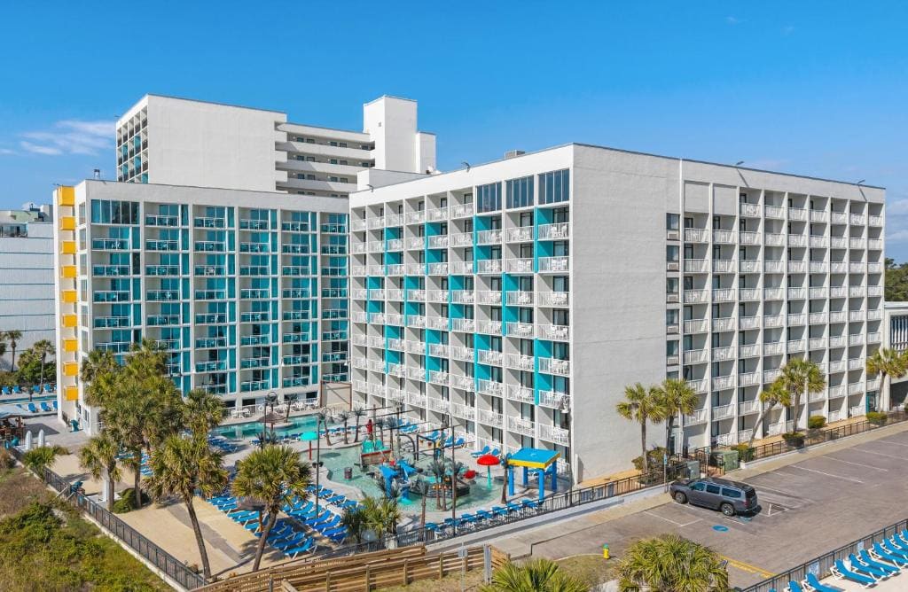 Captain's Quarters Resort - Main view