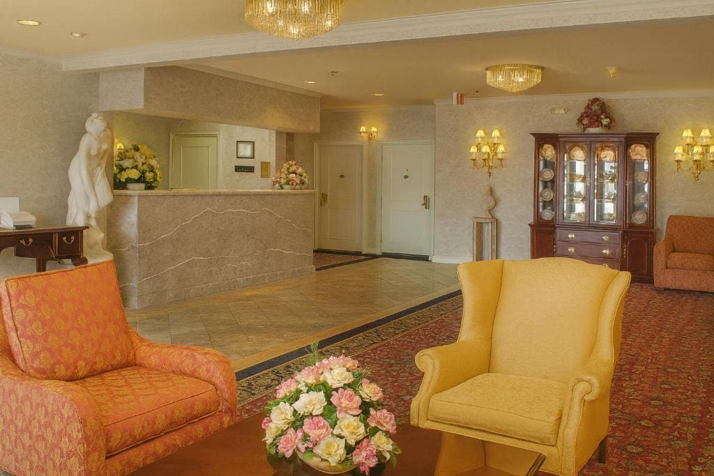 Carlyle Hotel - View 5