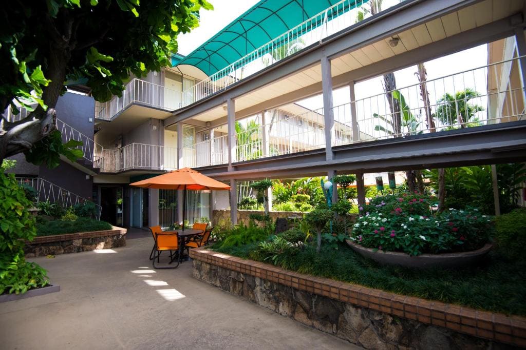 Pacific Marina Inn Airport - View 6