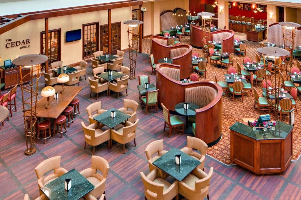 Radisson Hotel Cedar Rapids - View 4