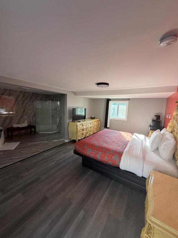 Chaplin Inn & Suites - View 2