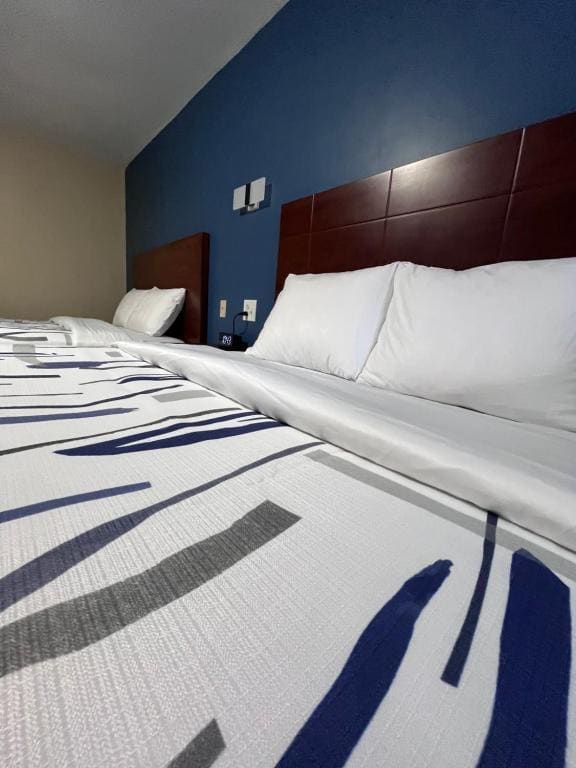 Chaplin Inn & Suites - View 7