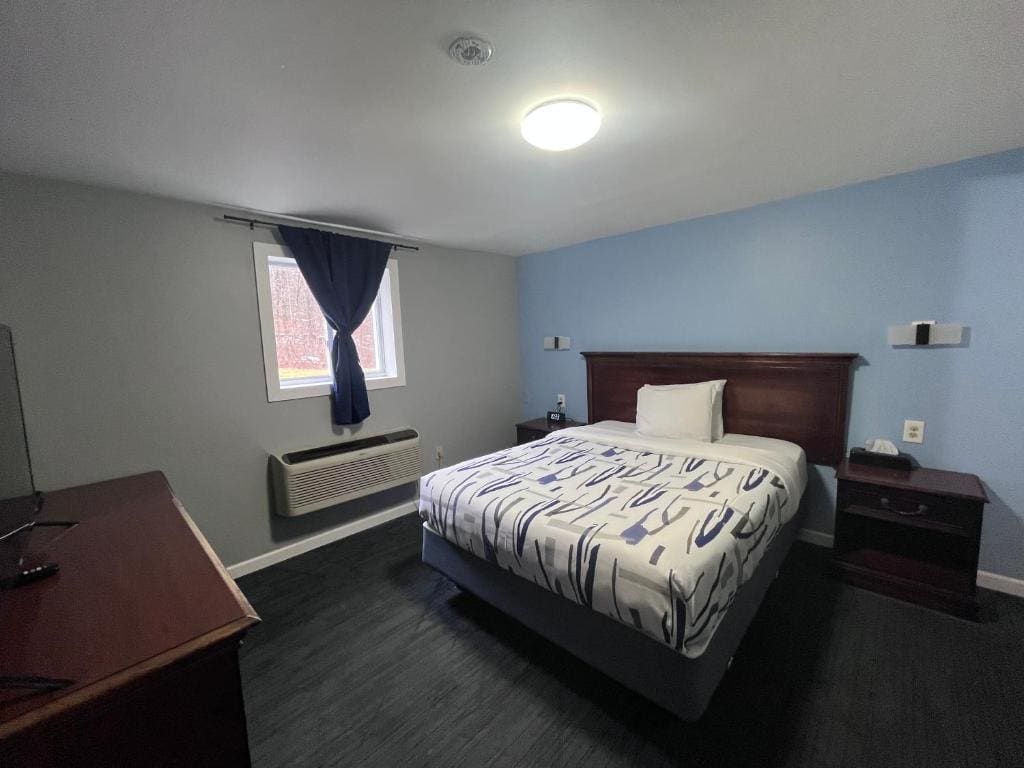 Chaplin Inn & Suites - View 6