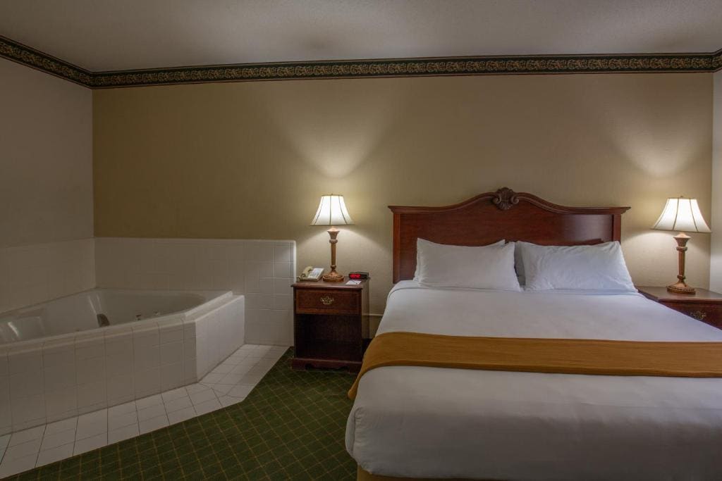 Moncks Corner Inn - View 7