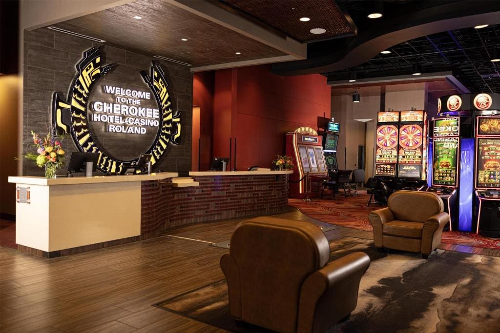Cherokee Casino Hotel Roland - View 5