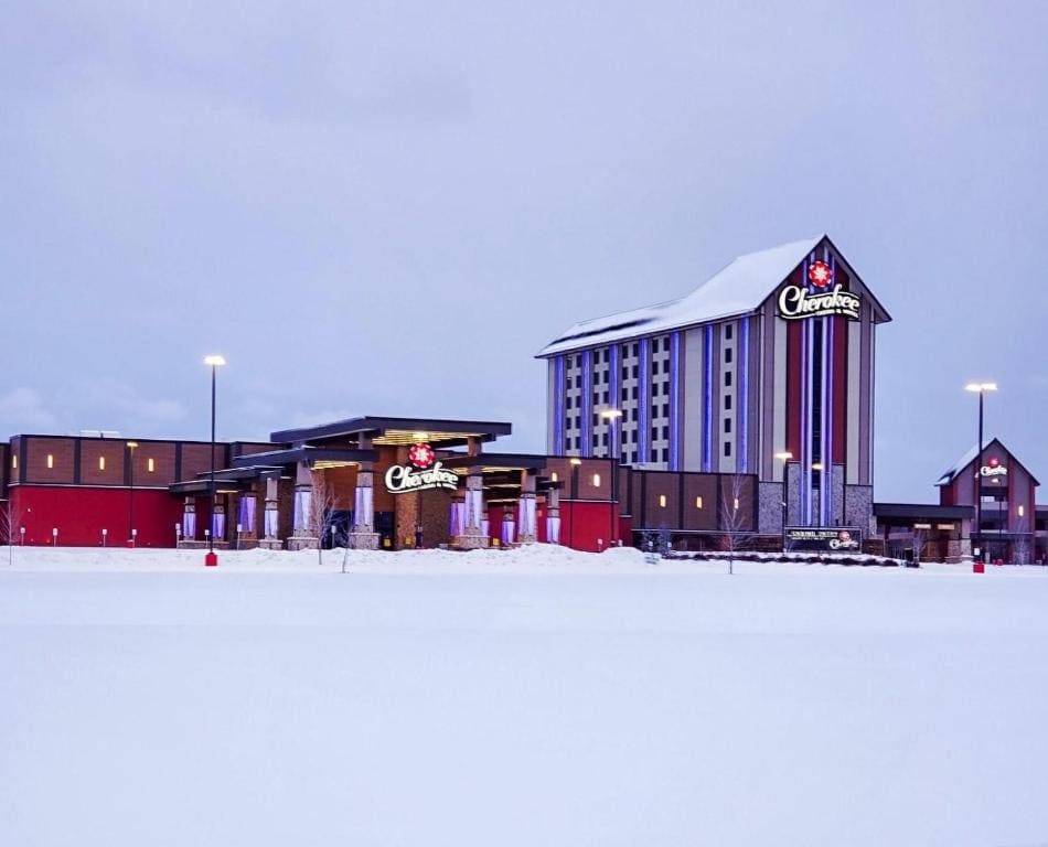 Cherokee Casino Hotel Roland - Main view