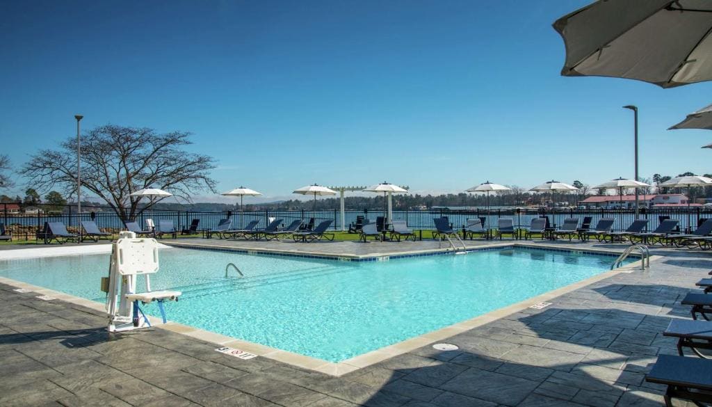 DoubleTree by Hilton Hot Springs - View 3