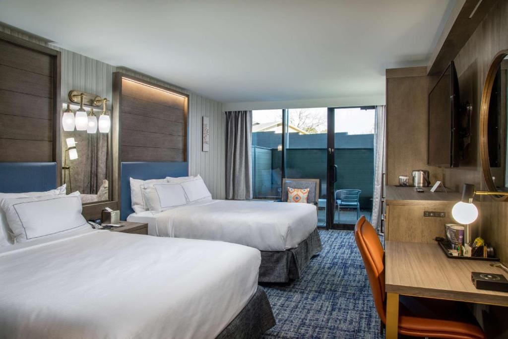 DoubleTree by Hilton Hot Springs - View 2