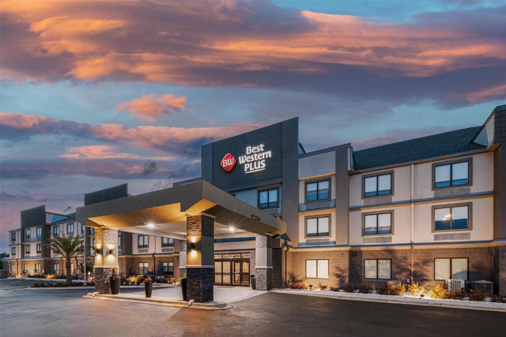 Best Western Plus Savannah Gateway - Main view