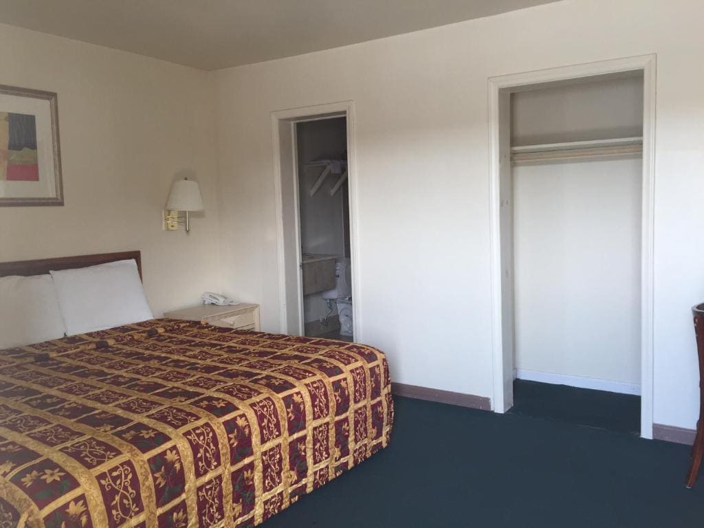 Coastal Motel - View 7
