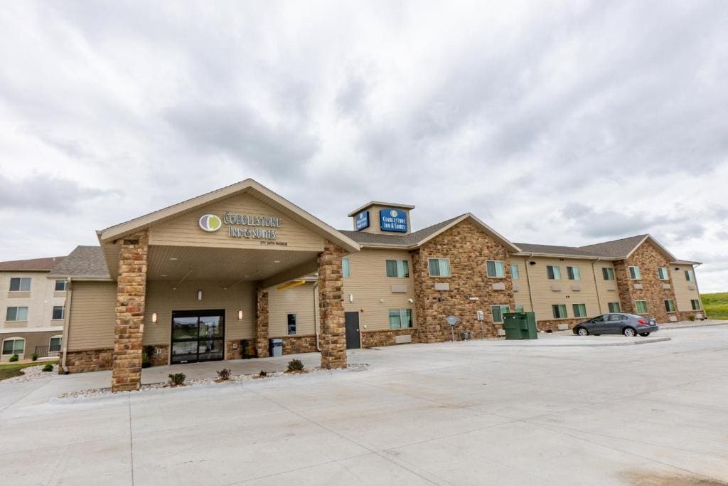 Cobblestone Hotel & Suites-Sheldon - View 5