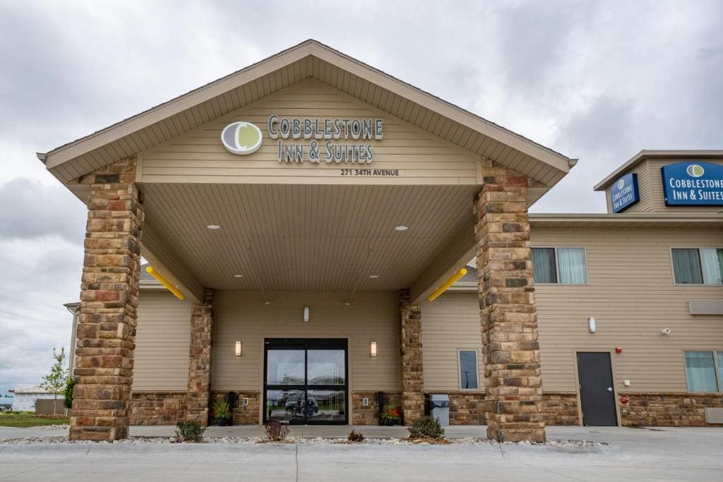 Cobblestone Hotel & Suites-Sheldon - Main view