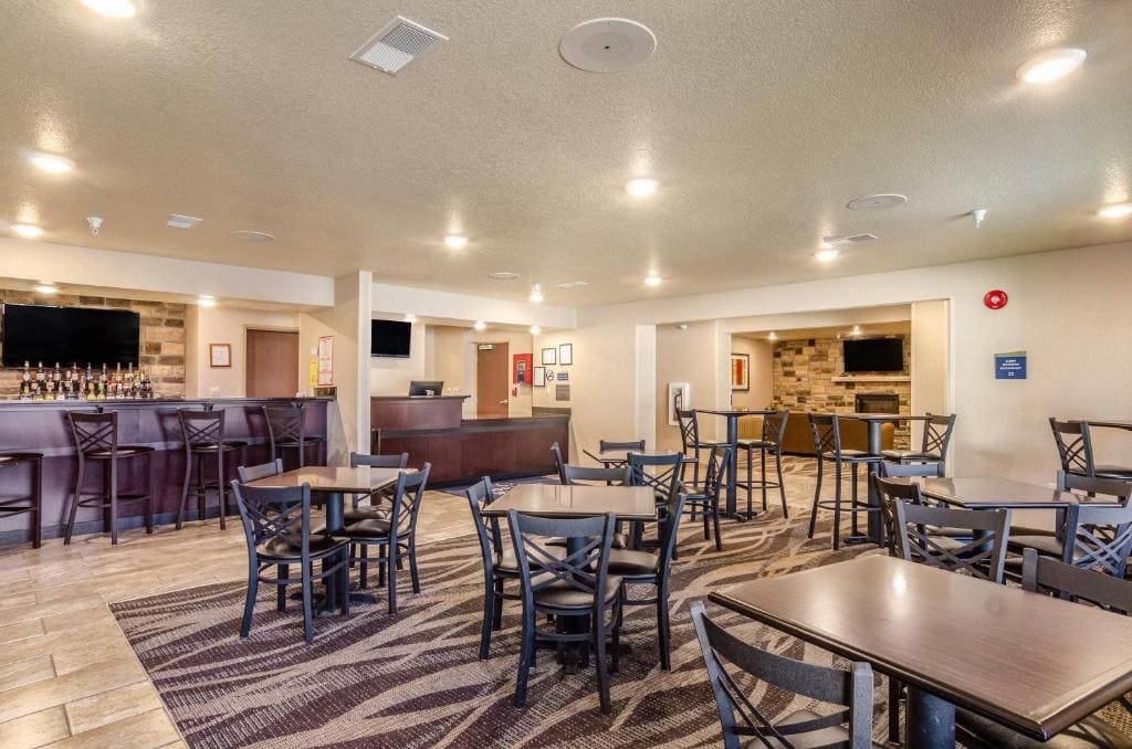Cobblestone Inn & Suites - Bridgeport - View 3
