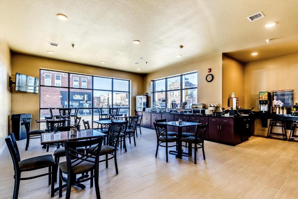 Cobblestone Inn & Suites - Waverly - View 3