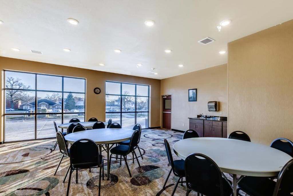 Cobblestone Inn & Suites - Waverly - View 5
