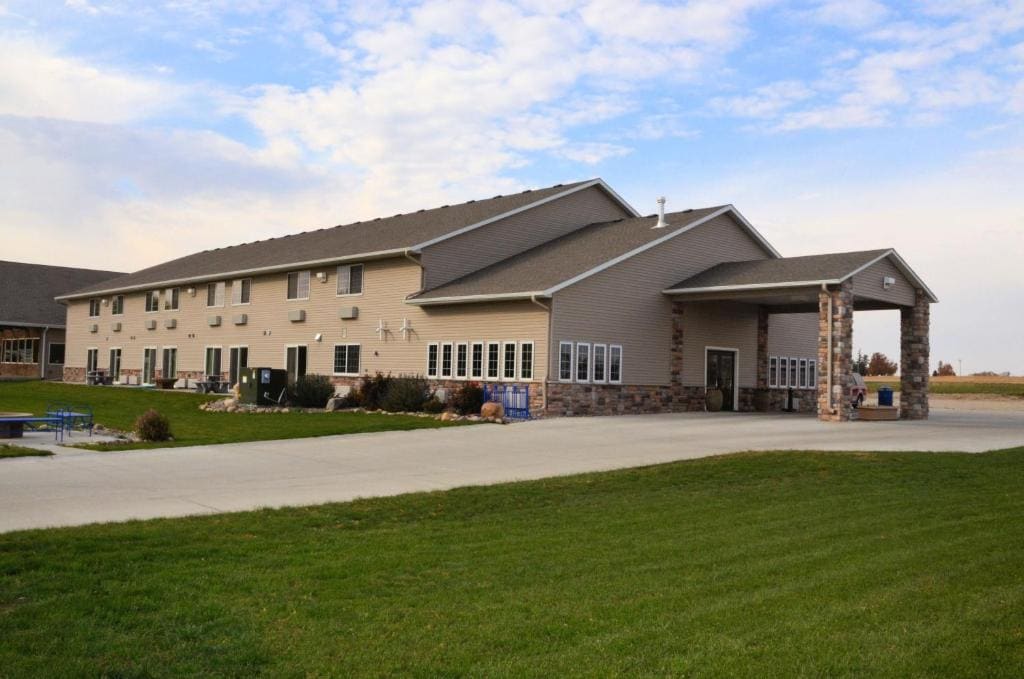 Cobblestone Inn & Suites - Lake View - Main view