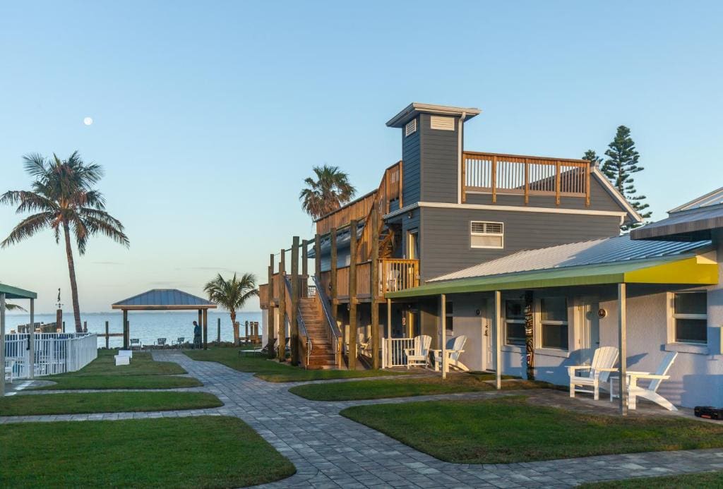 Lost Inn Paradise - Main view